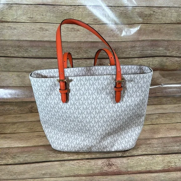 NWOT- Jet Set Medium Multifunction Pocket Tote Bag with Wallet - Picture 10 of 16